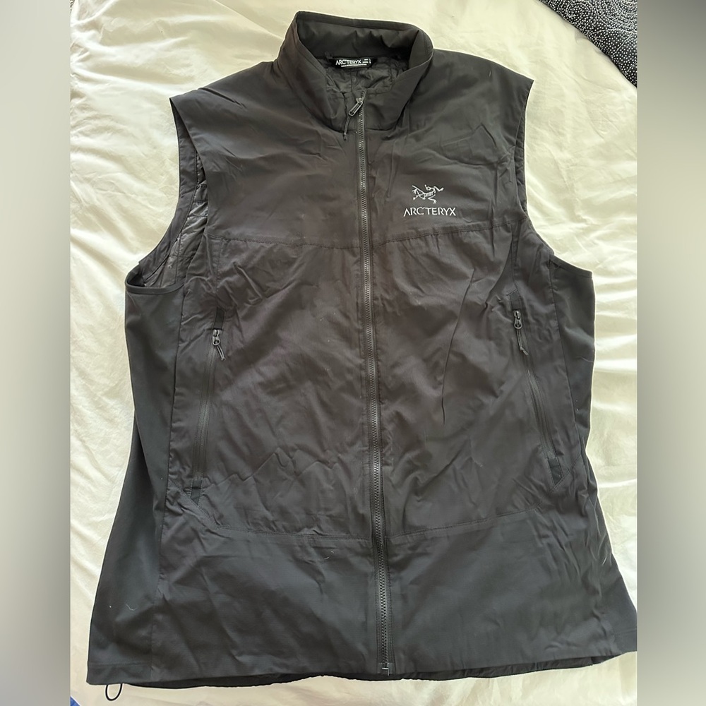 Men’s arcteryx vest size large